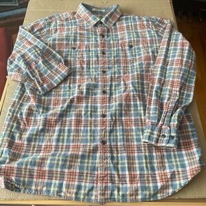 LL Bean slightly fitted long sleeve 100% cotton button down shirt